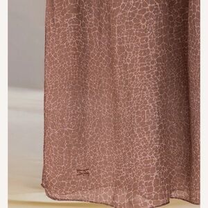 Blushing Crocodile Vela Standard